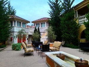 DryCreekInn Courtyard1