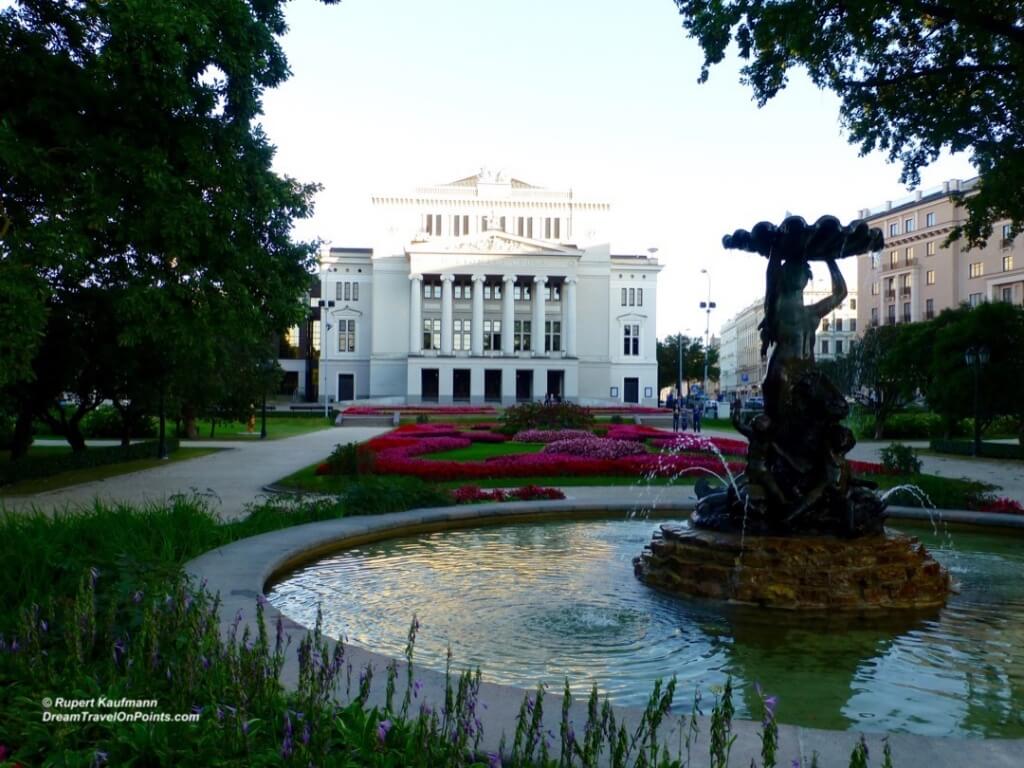 RIG 08 National Opera Square