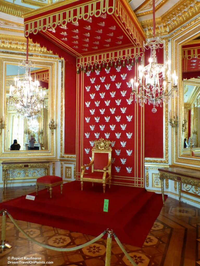 WAR RoyalCastle ThroneRoom